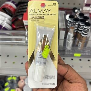 Almay Ageless Hydrating Concealer - Medium Deep with Gold Accents